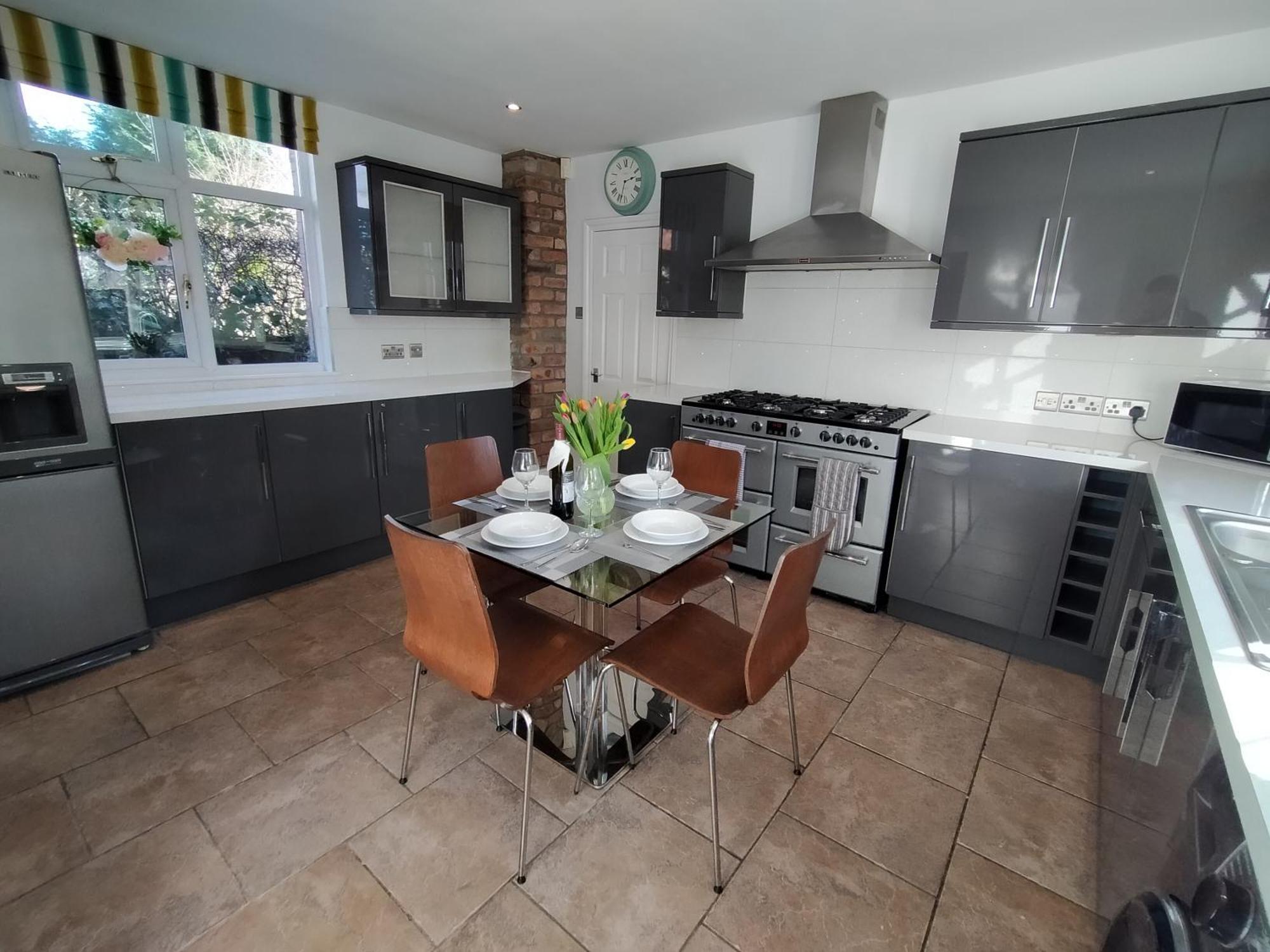 Villa Sirius House - Sleeps 7, Driveway, Garden Crewe Exterior foto
